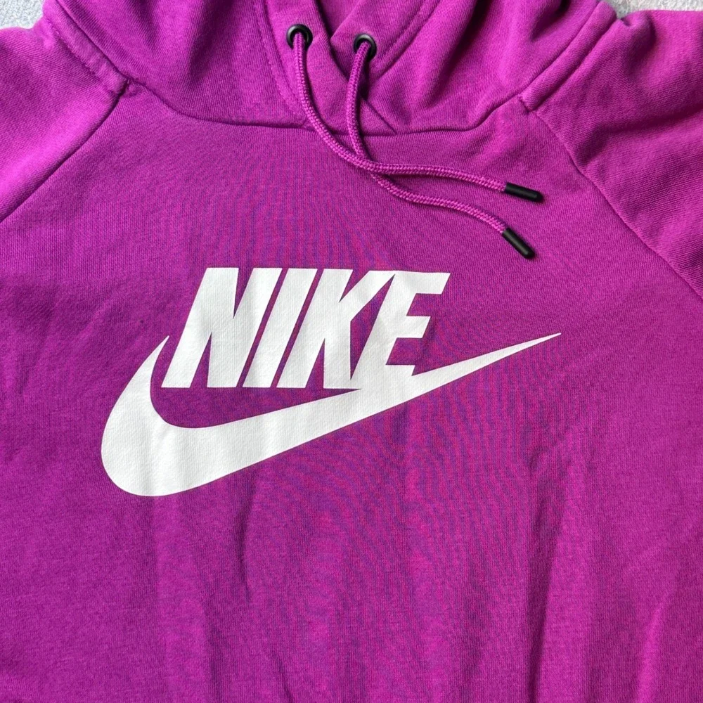 Nike pocket front